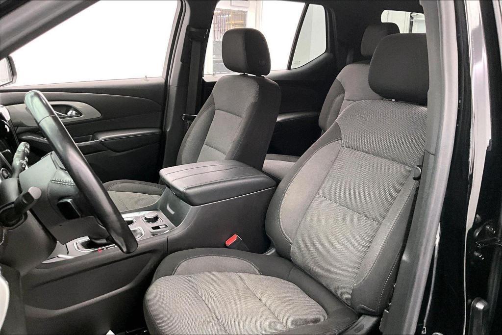 used 2022 Chevrolet Traverse car, priced at $31,995