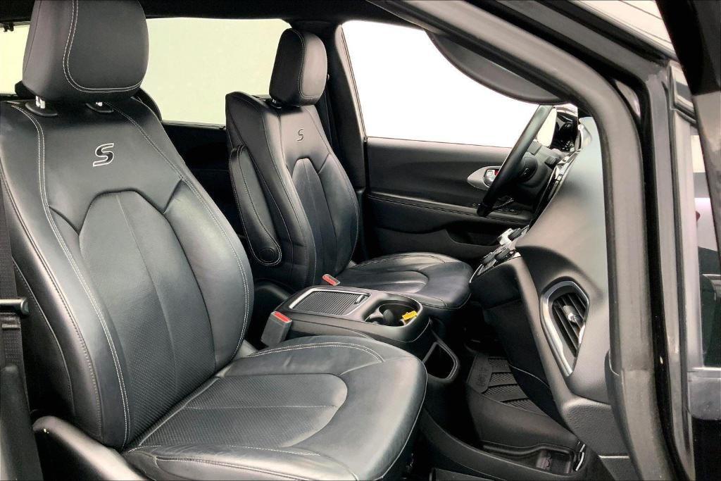 used 2018 Chrysler Pacifica car, priced at $12,500