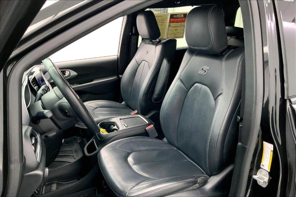 used 2018 Chrysler Pacifica car, priced at $12,500