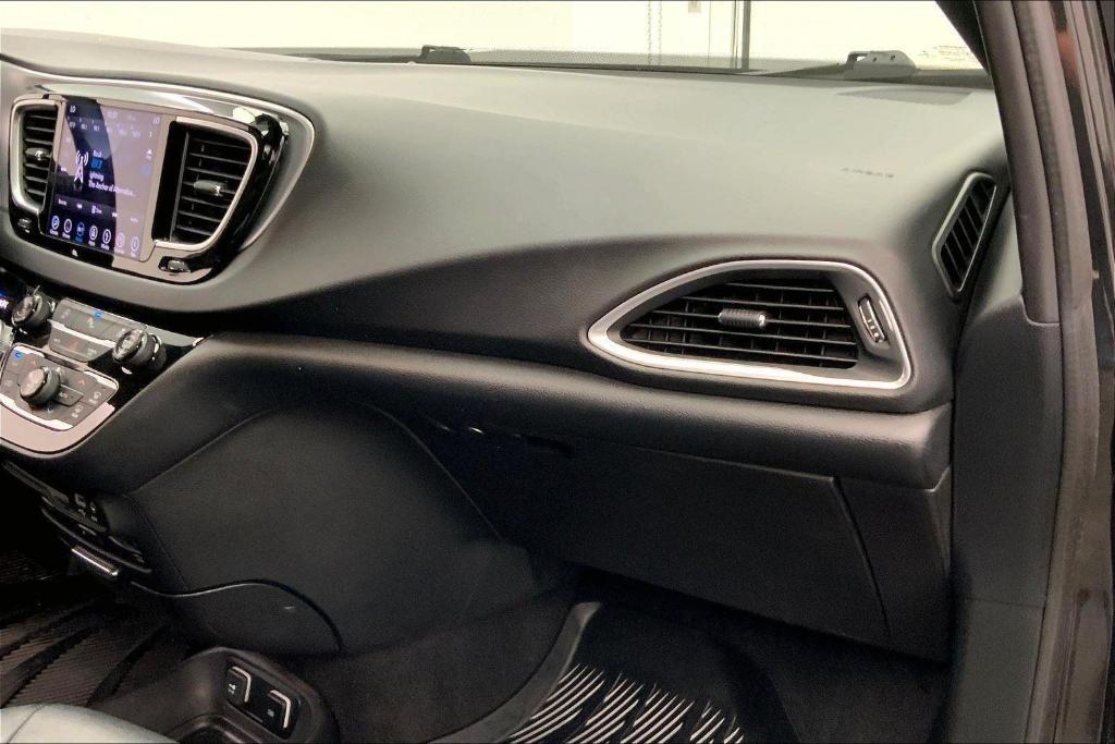 used 2018 Chrysler Pacifica car, priced at $12,500