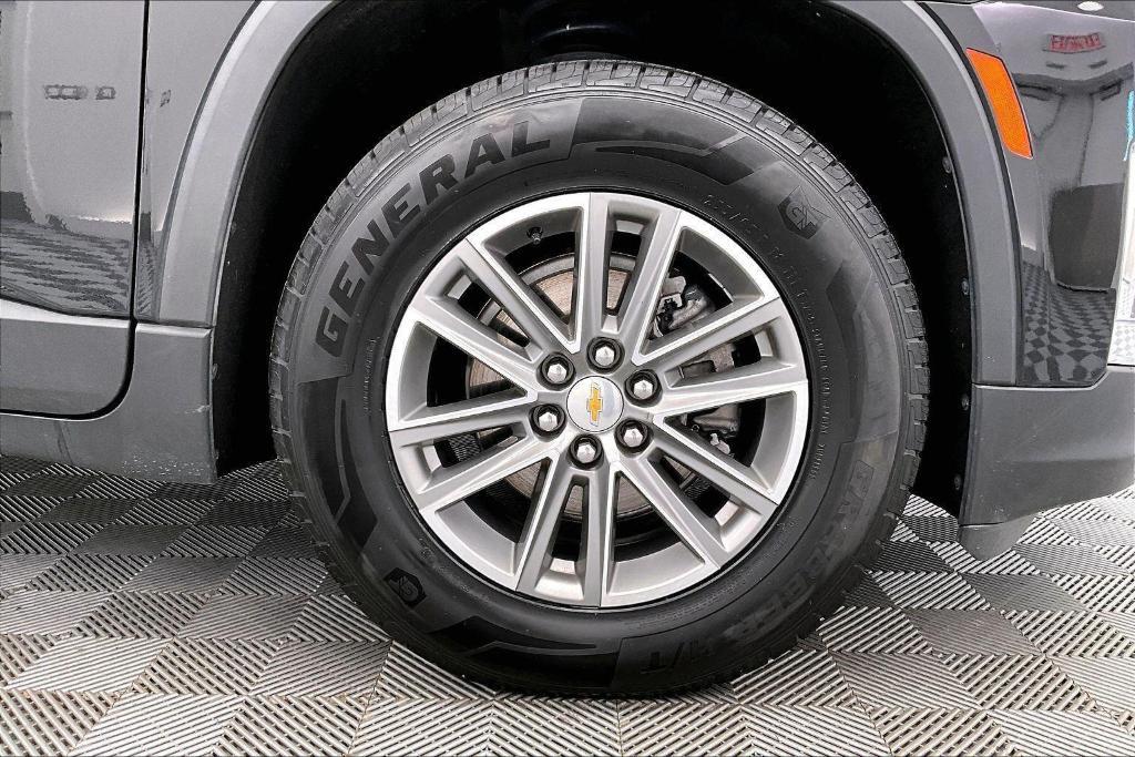 used 2023 Chevrolet Traverse car, priced at $30,995