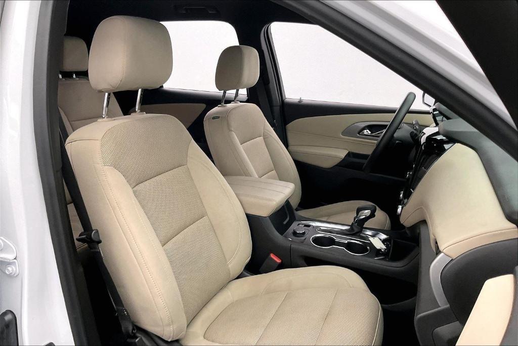 used 2023 Chevrolet Traverse car, priced at $27,632