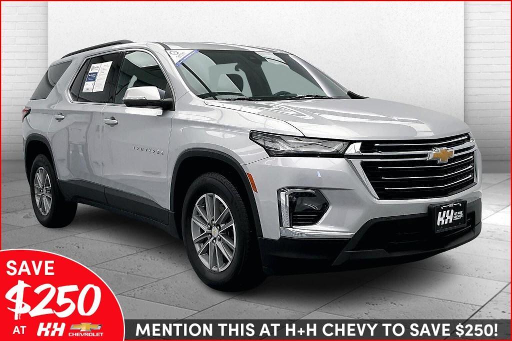 used 2022 Chevrolet Traverse car, priced at $32,995