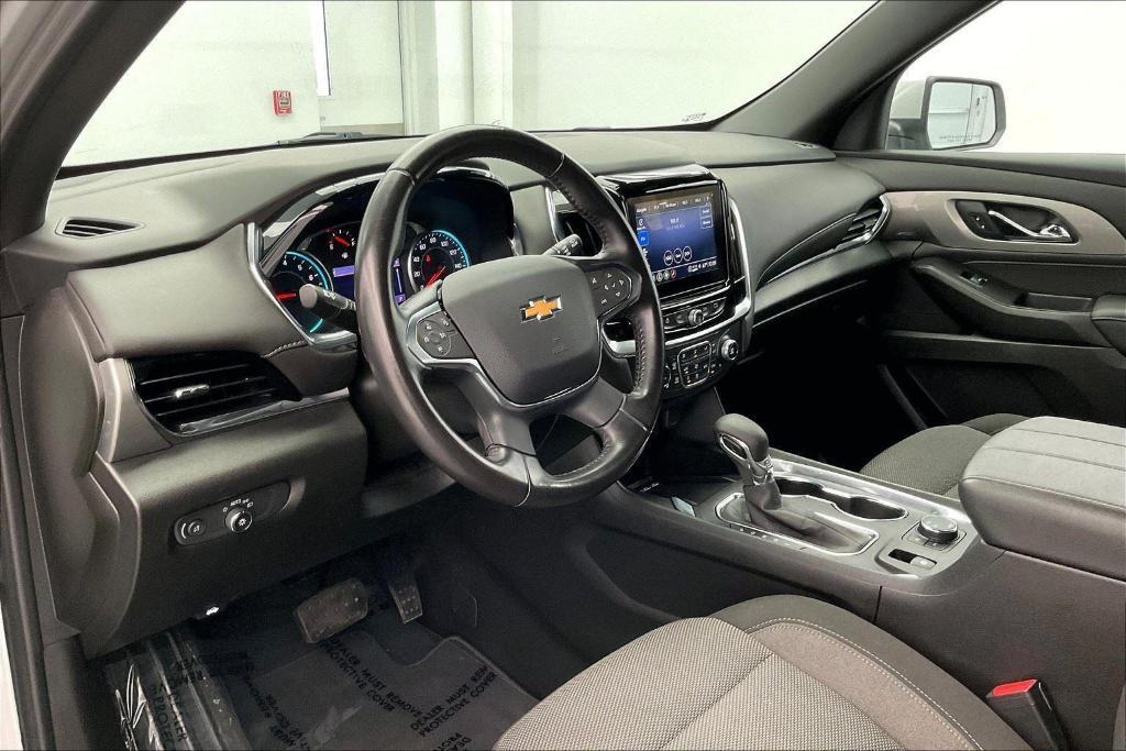 used 2022 Chevrolet Traverse car, priced at $32,995