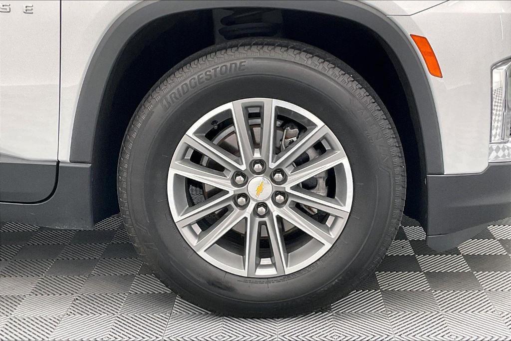 used 2022 Chevrolet Traverse car, priced at $32,995