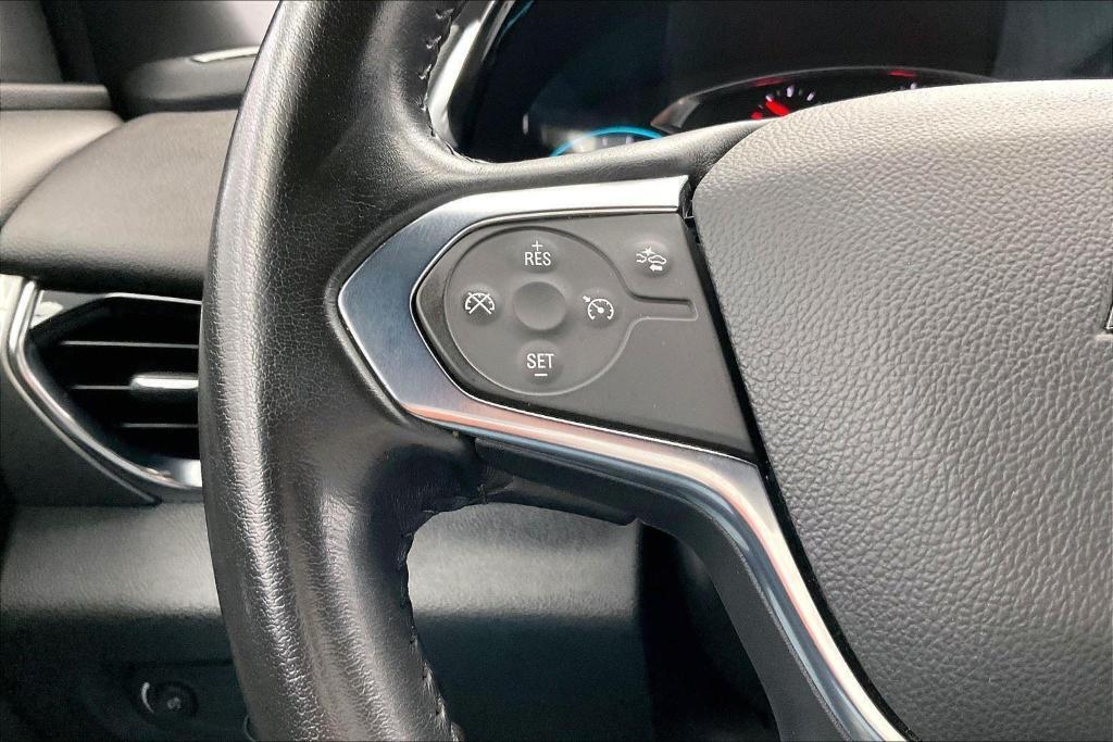 used 2022 Chevrolet Traverse car, priced at $32,995