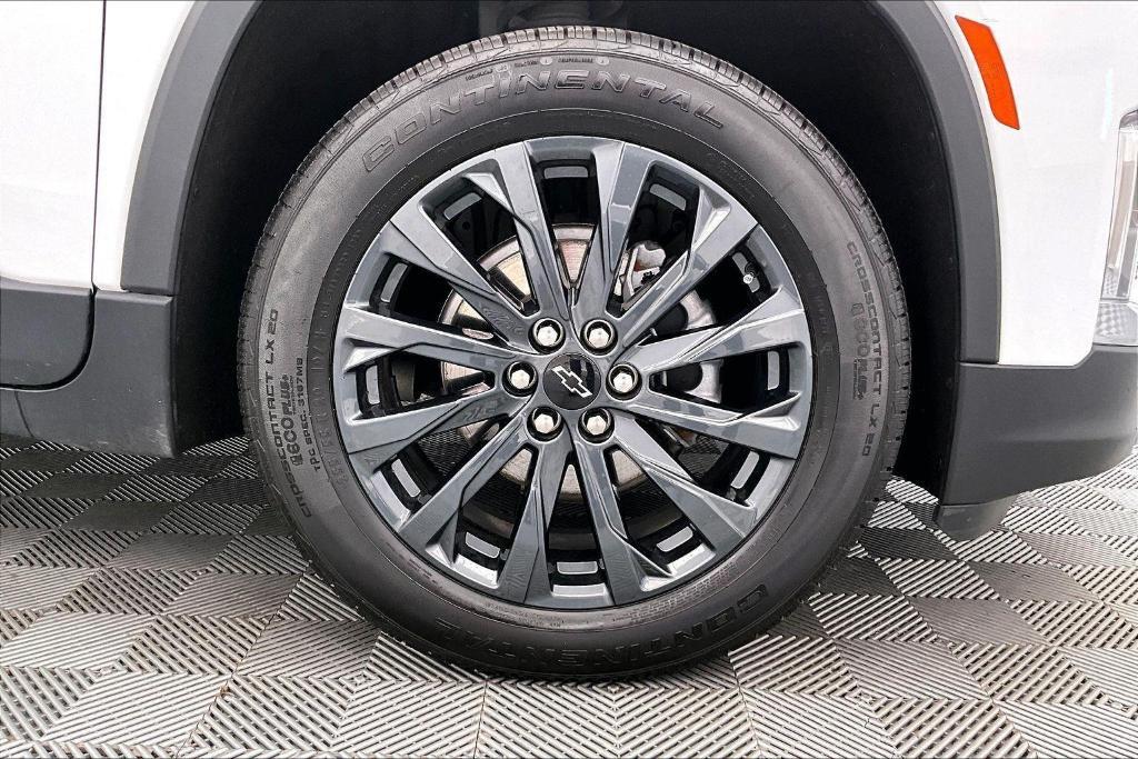 used 2023 Chevrolet Traverse car, priced at $35,498