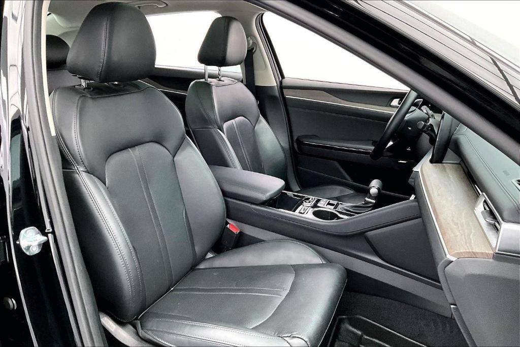 used 2024 Kia K5 car, priced at $29,000