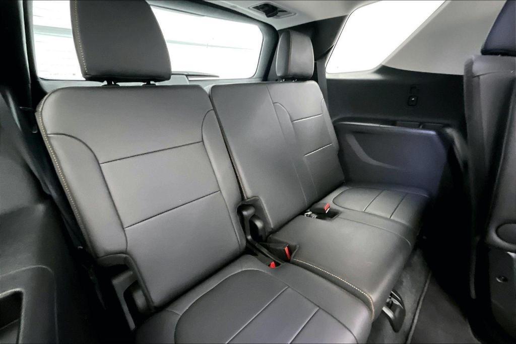 used 2021 Chevrolet Traverse car, priced at $24,000