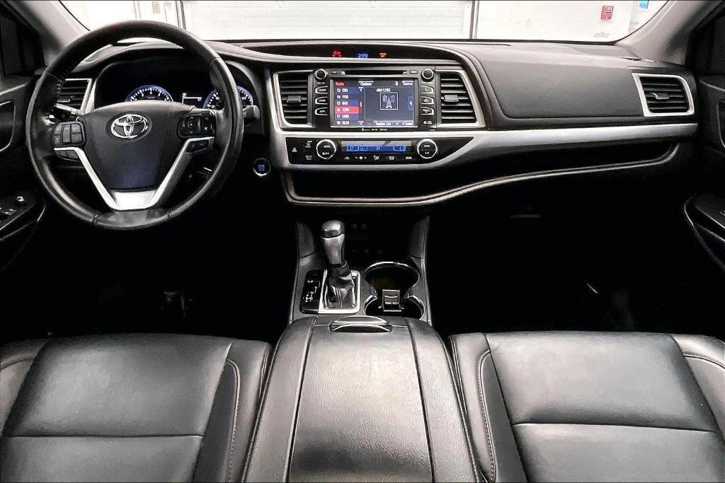 used 2019 Toyota Highlander car, priced at $18,985