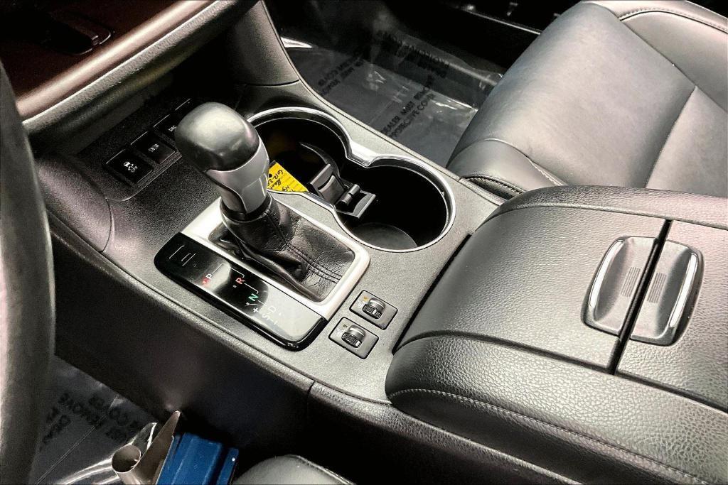 used 2019 Toyota Highlander car, priced at $18,985