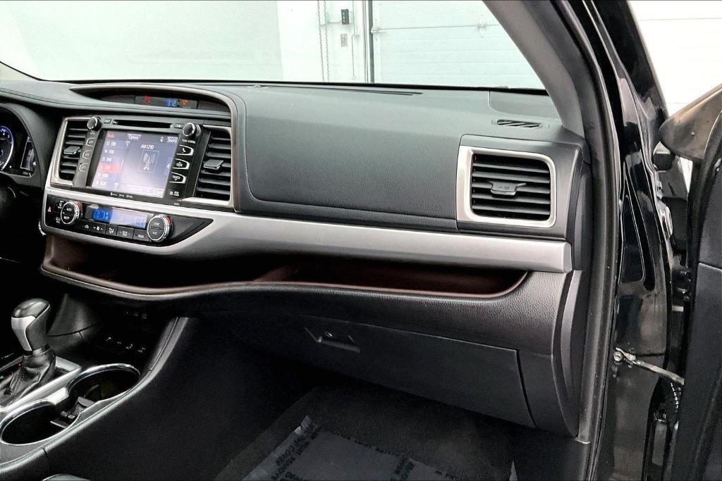 used 2019 Toyota Highlander car, priced at $18,985