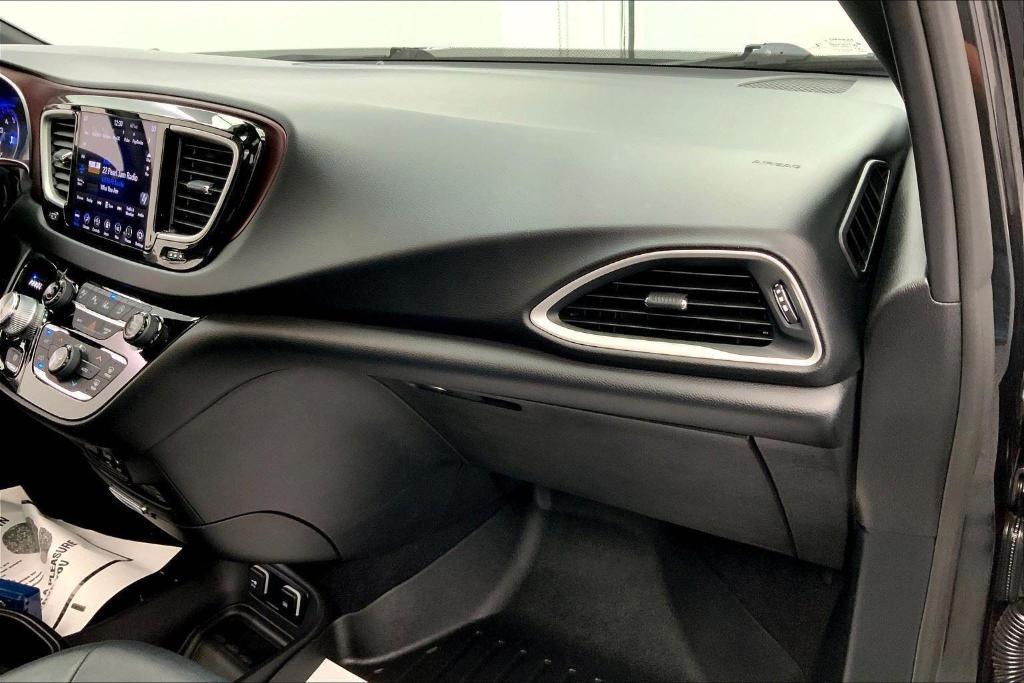 used 2020 Chrysler Pacifica car, priced at $25,000