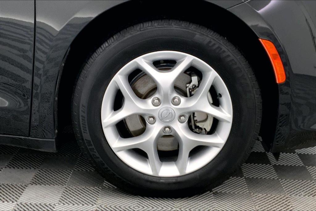 used 2020 Chrysler Pacifica car, priced at $25,000