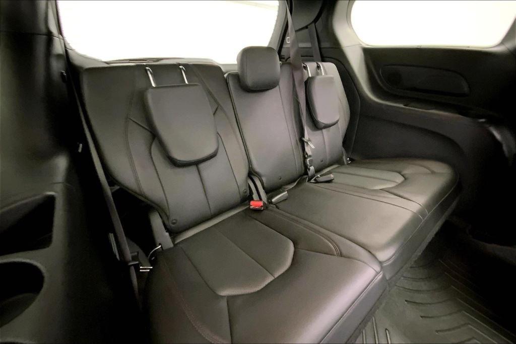 used 2020 Chrysler Pacifica car, priced at $25,000