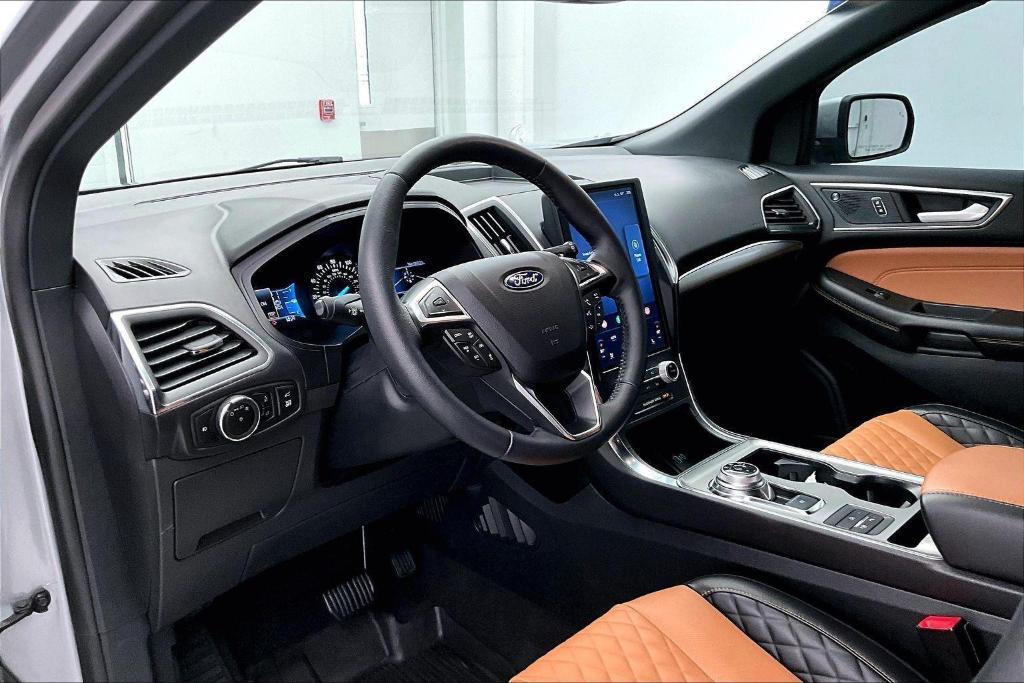 used 2024 Ford Edge car, priced at $27,900