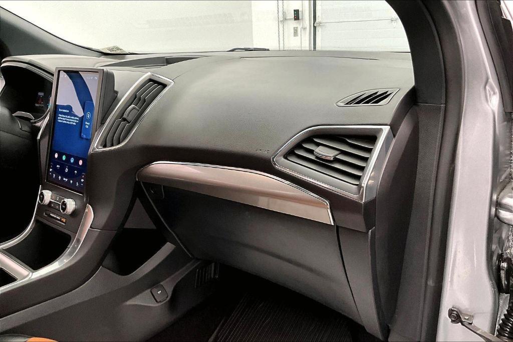 used 2024 Ford Edge car, priced at $27,900