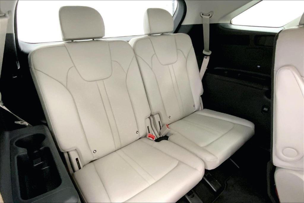 used 2022 Kia Sorento Hybrid car, priced at $25,000