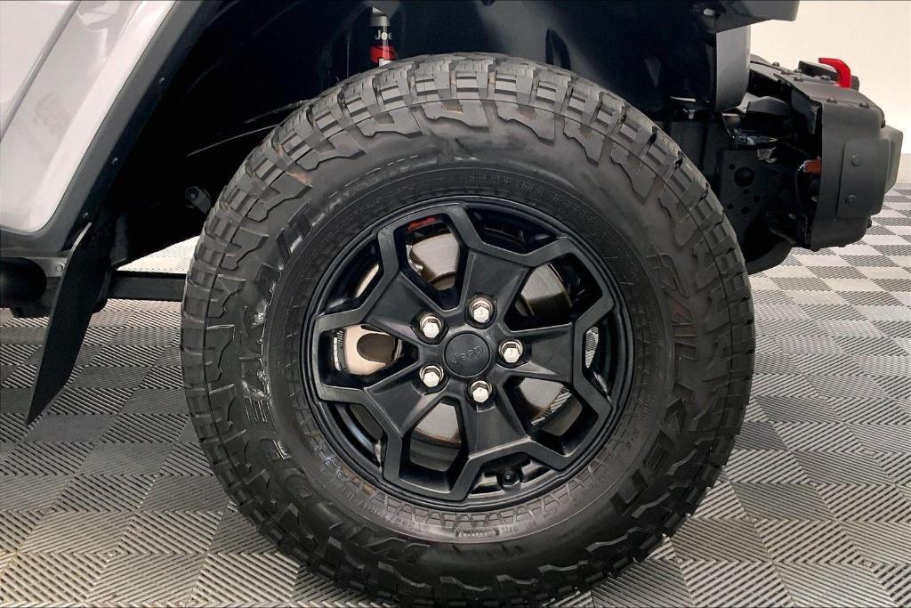 used 2020 Jeep Gladiator car, priced at $46,624