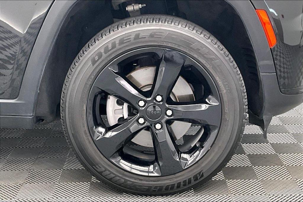 used 2024 Jeep Grand Cherokee L car, priced at $36,500