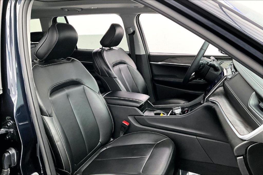 used 2024 Jeep Grand Cherokee L car, priced at $39,495