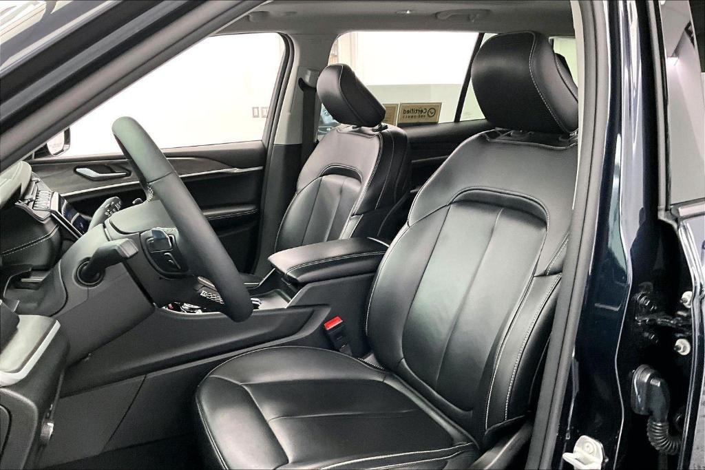 used 2024 Jeep Grand Cherokee L car, priced at $39,495