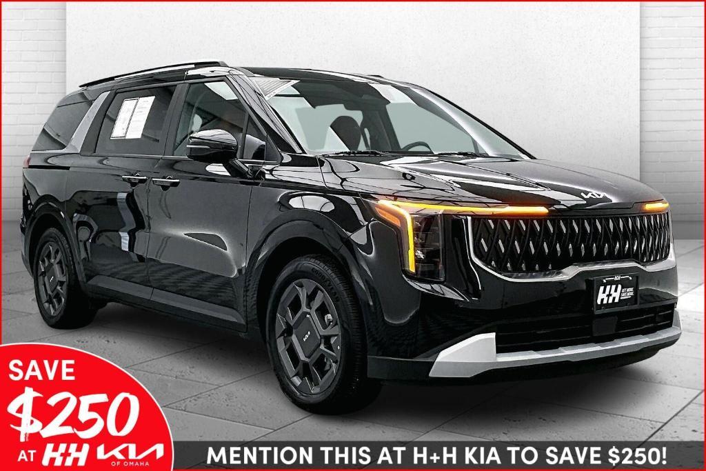 used 2025 Kia Carnival Hybrid car, priced at $39,500