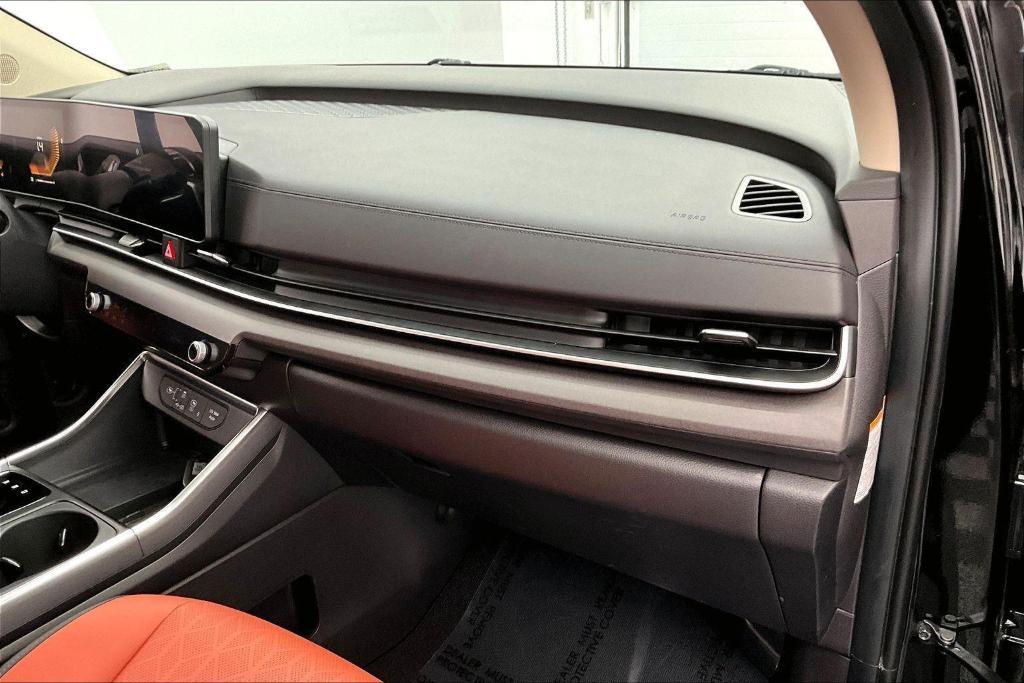 used 2025 Kia Carnival Hybrid car, priced at $39,500