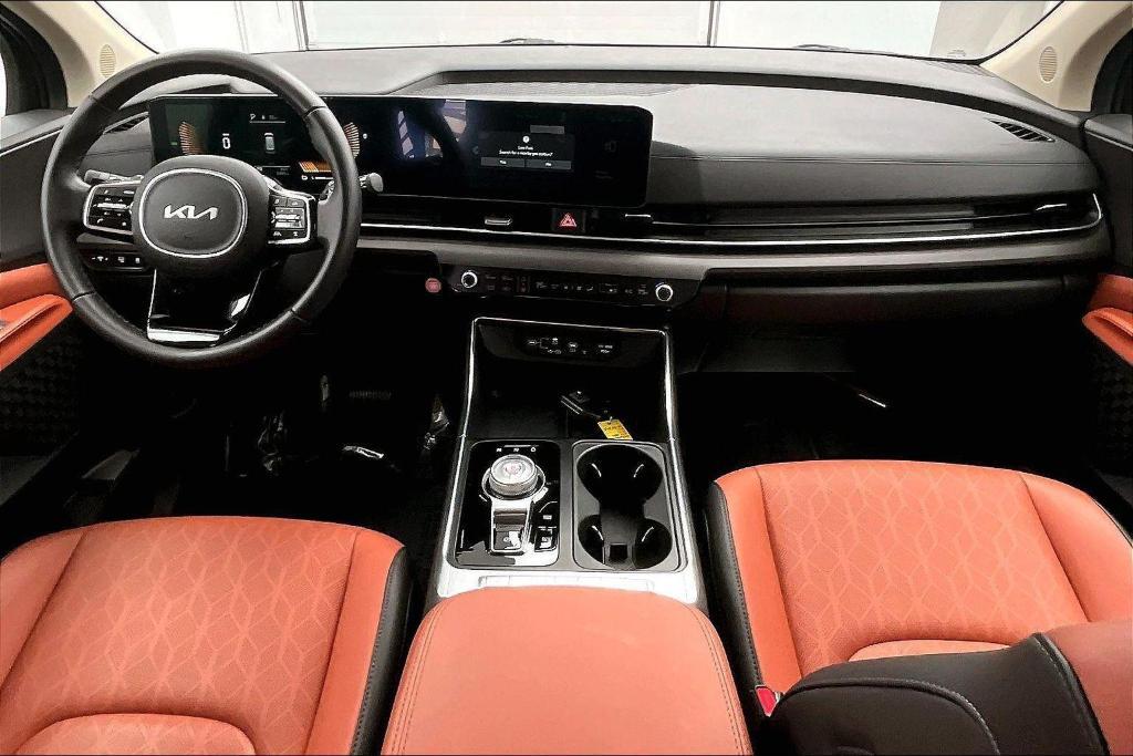 used 2025 Kia Carnival Hybrid car, priced at $39,500