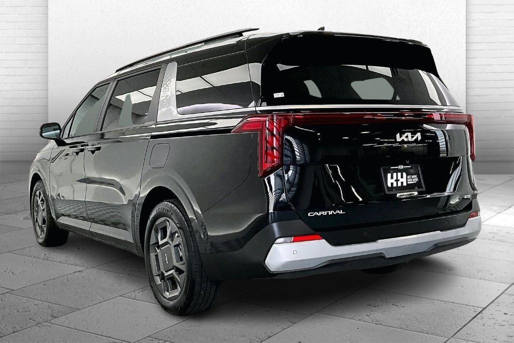 used 2025 Kia Carnival Hybrid car, priced at $39,500