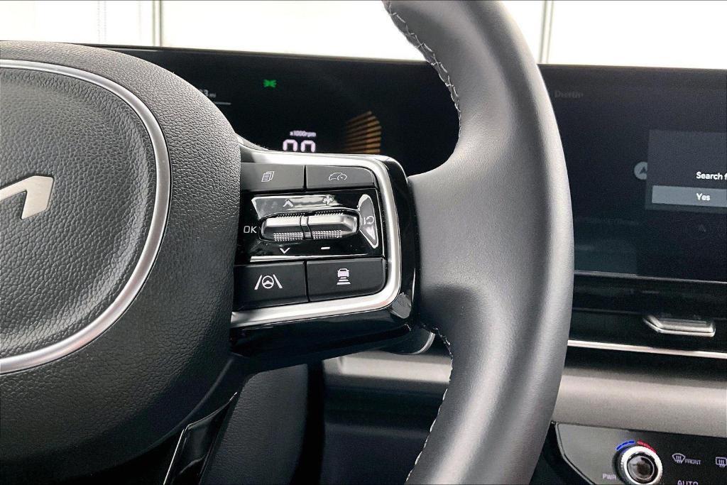 used 2025 Kia Carnival Hybrid car, priced at $39,500