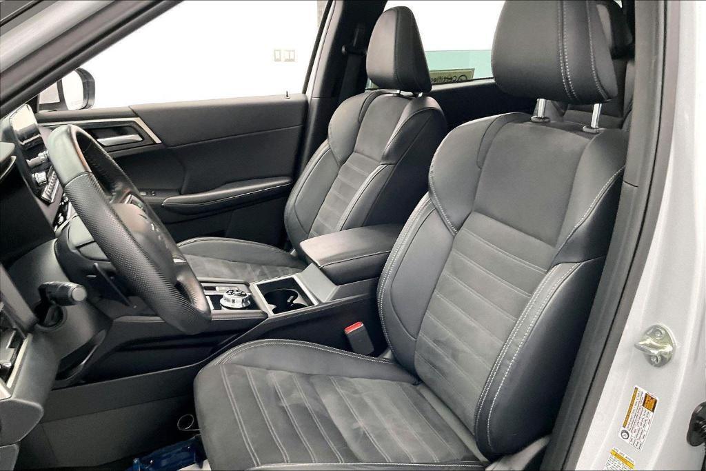 used 2023 Mitsubishi Outlander car, priced at $26,900