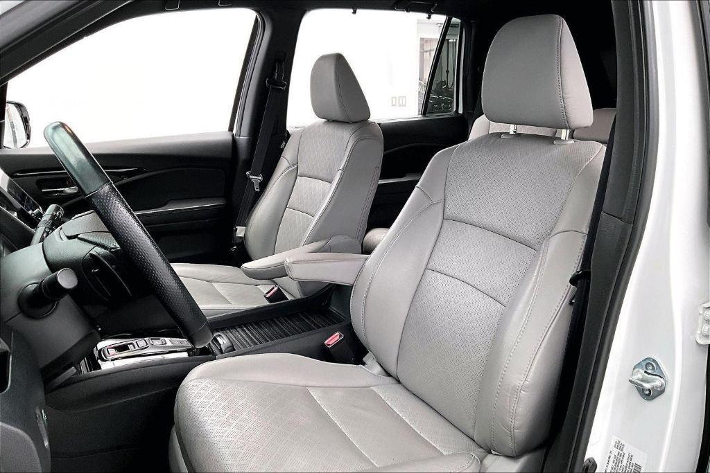 used 2021 Honda Passport car, priced at $32,000