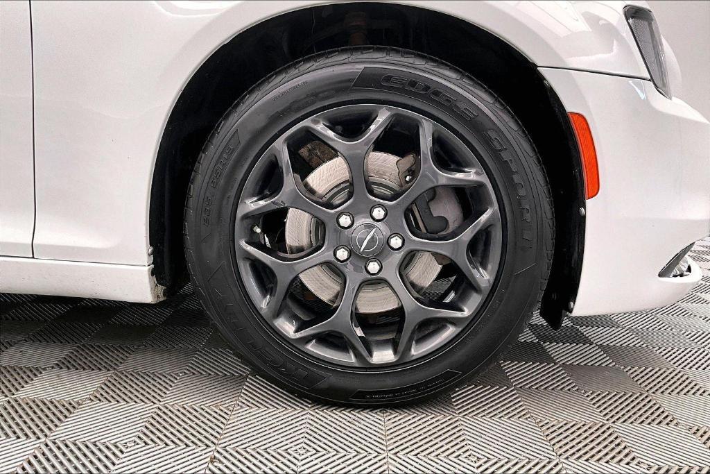 used 2019 Chrysler 300 car, priced at $19,977