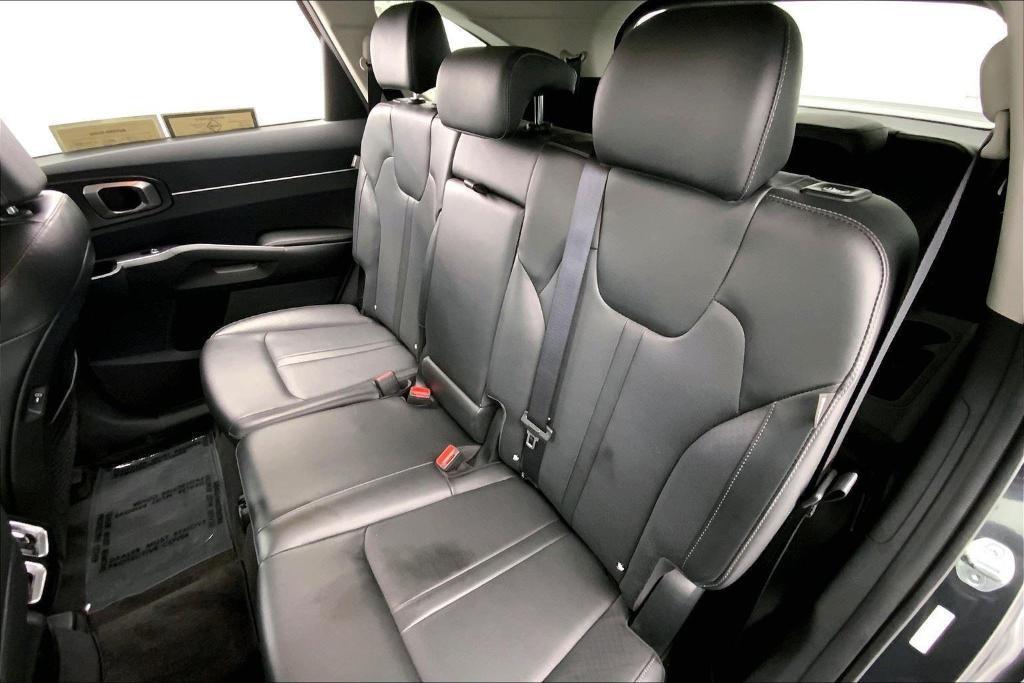 used 2024 Kia Sorento car, priced at $32,500