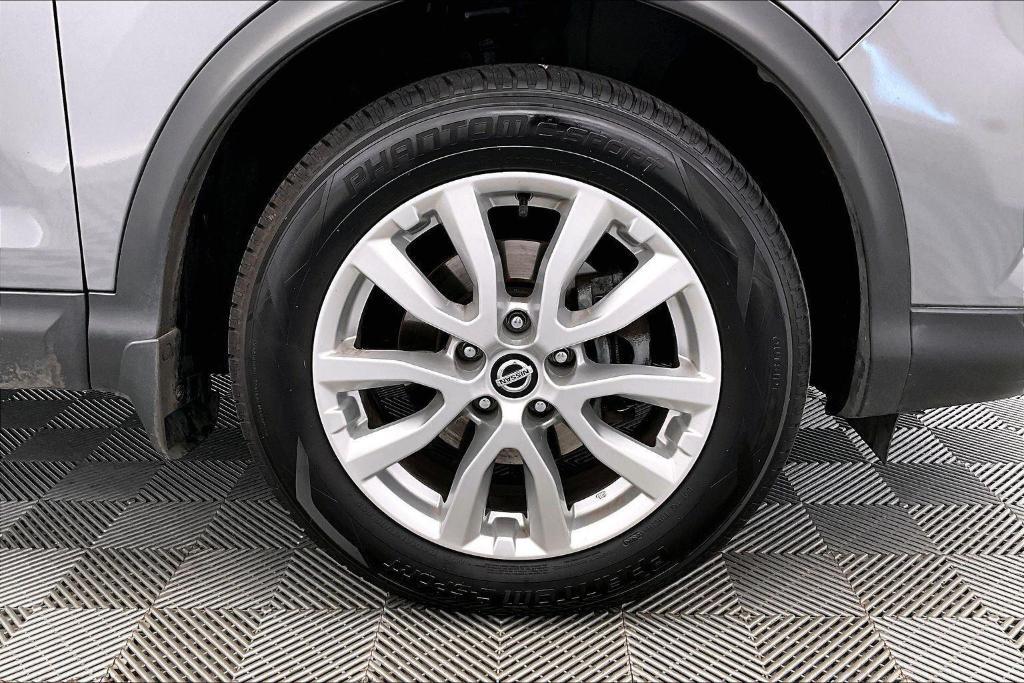 used 2020 Nissan Rogue Sport car, priced at $15,500