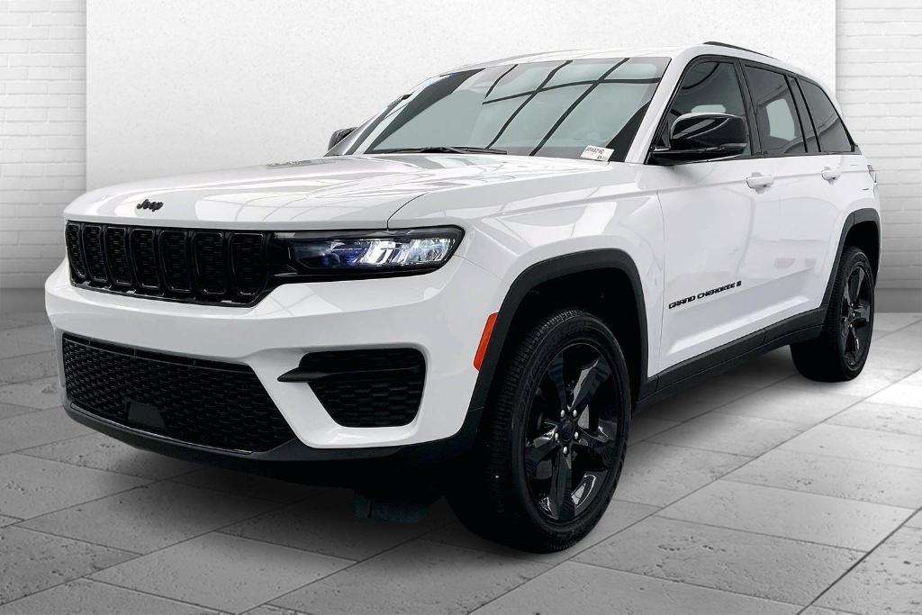 used 2025 Jeep Grand Cherokee car, priced at $41,676