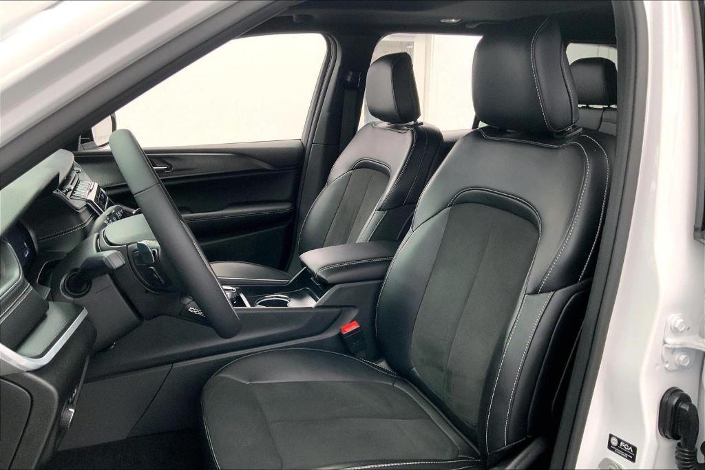 used 2025 Jeep Grand Cherokee car, priced at $41,676