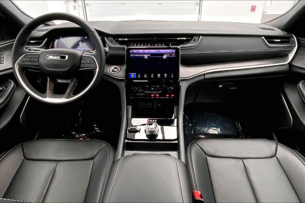 used 2025 Jeep Grand Cherokee car, priced at $45,329