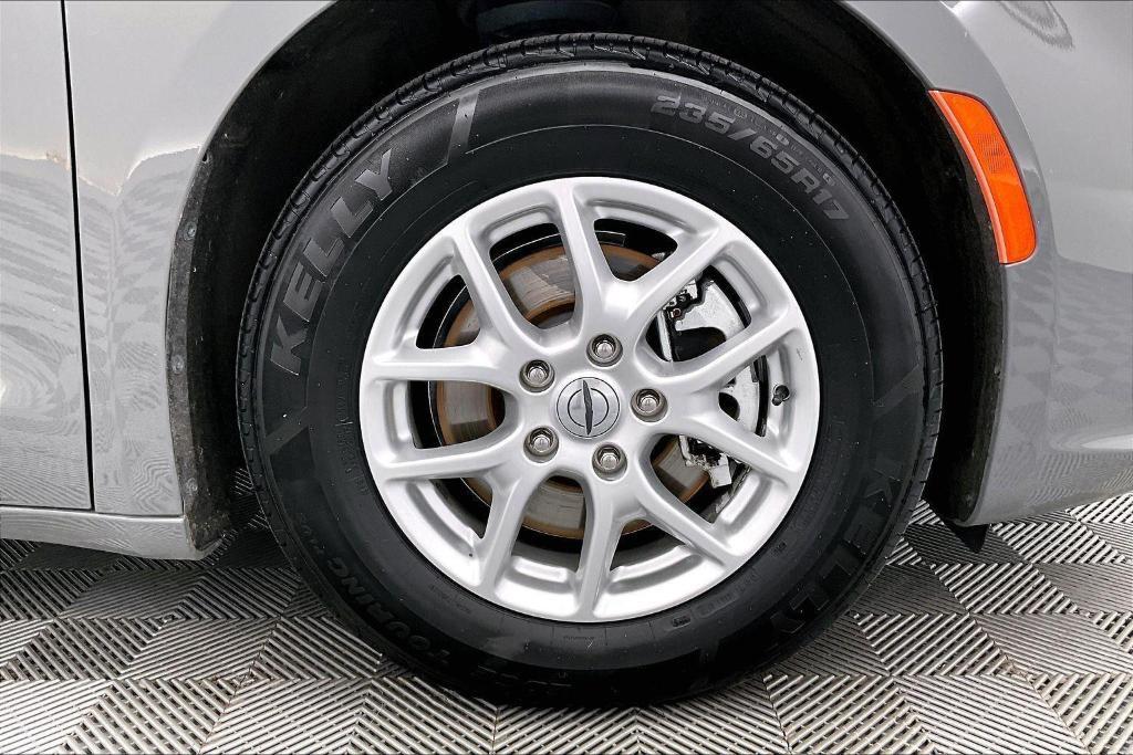 used 2021 Chrysler Pacifica car, priced at $19,350