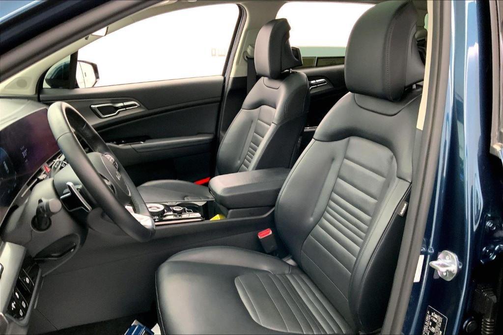 used 2023 Kia Sportage Hybrid car, priced at $30,500