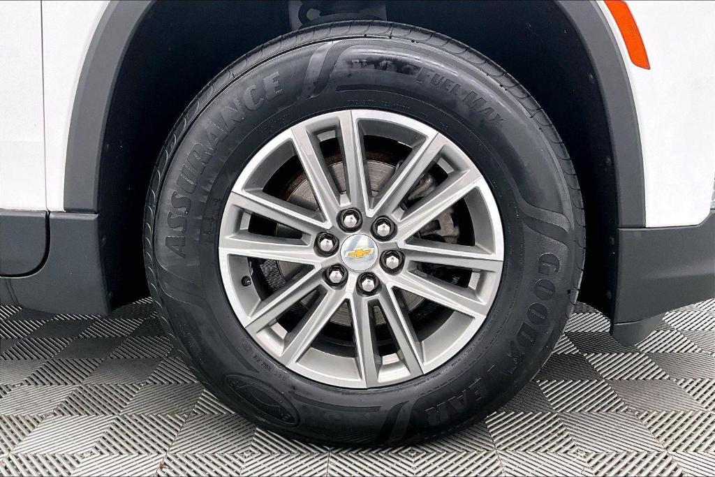 used 2023 Chevrolet Traverse car, priced at $31,495