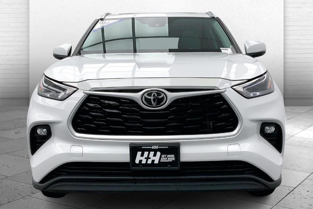 used 2022 Toyota Highlander car, priced at $39,000