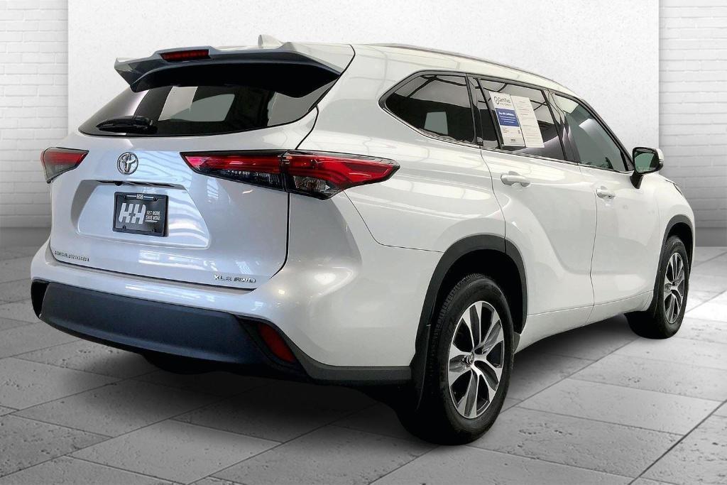 used 2022 Toyota Highlander car, priced at $39,000