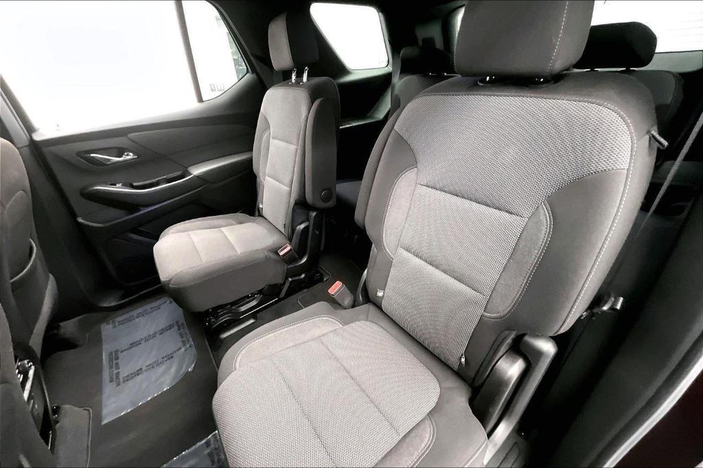 used 2023 Chevrolet Traverse car, priced at $32,992