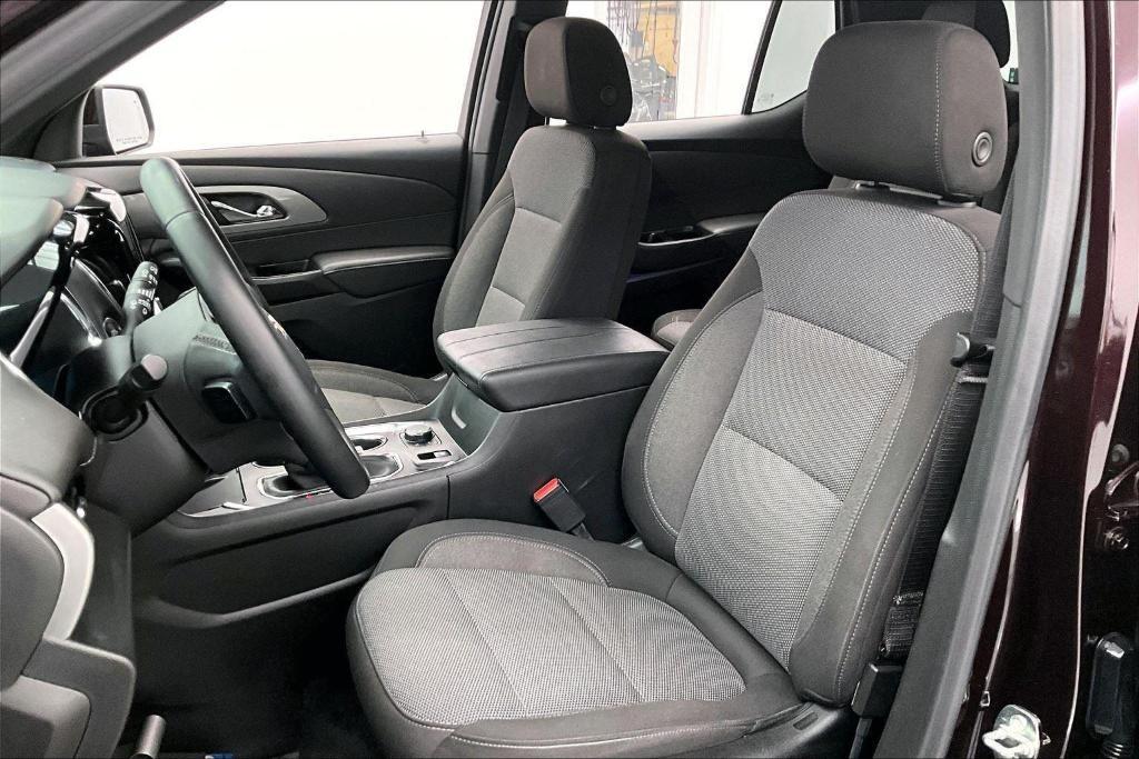 used 2023 Chevrolet Traverse car, priced at $32,992