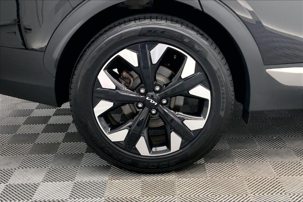 used 2023 Kia Sportage Plug-In Hybrid car, priced at $31,000