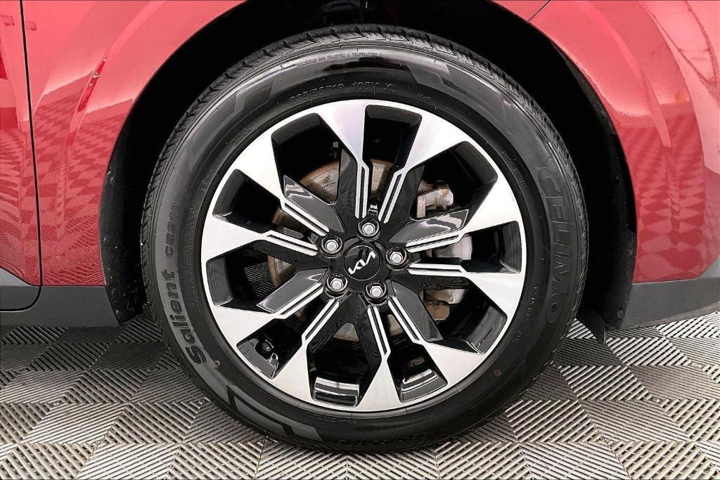 used 2024 Kia Carnival car, priced at $33,000