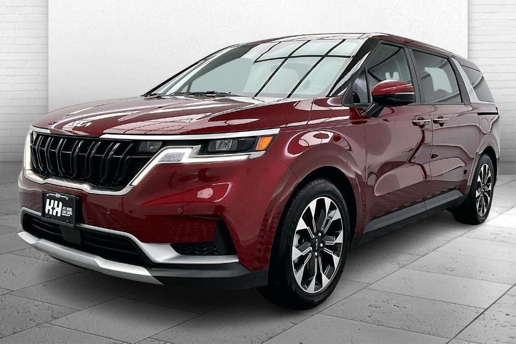 used 2024 Kia Carnival car, priced at $33,000