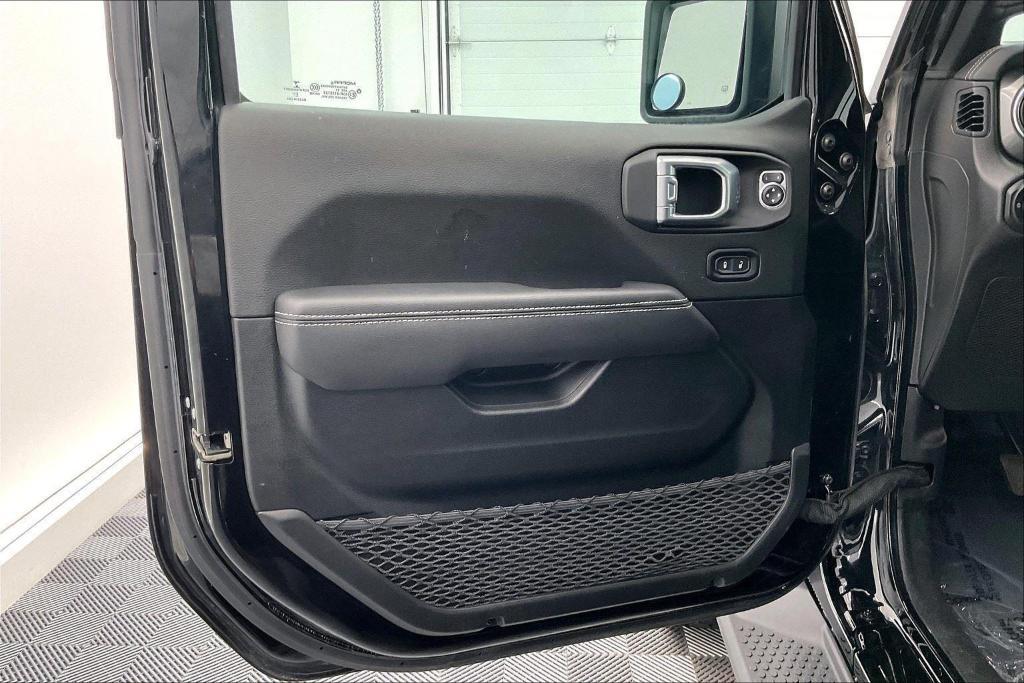 used 2022 Jeep Wrangler Unlimited car, priced at $36,000